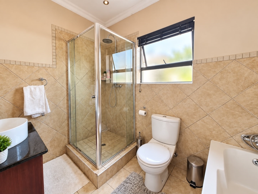 3 Bedroom Property for Sale in Safari Gardens North West